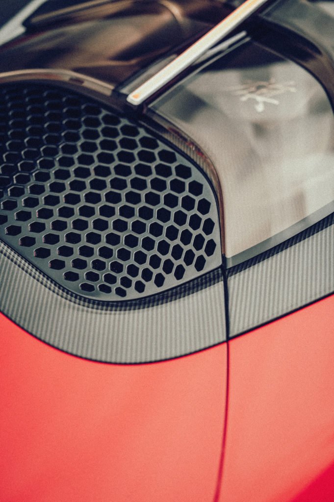 La Hongqi S9 è stata presentata al salone dell'auto di Shanghai con una carrozzeria rossa - il colore del marchio Hongqi di FAW e delle auto da corsa italiane.