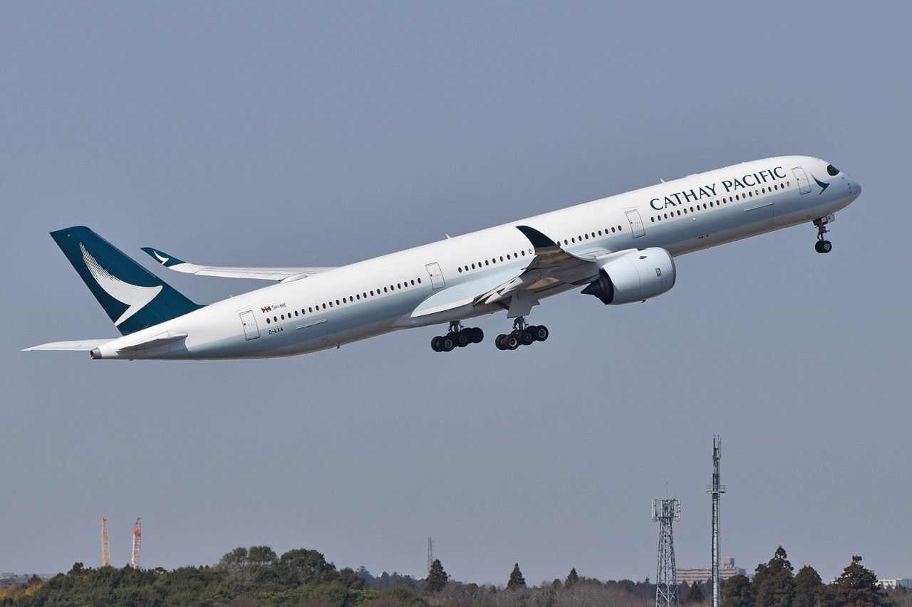 [[File:Airbus A350-1041 ‘B-LXA’ Cathay Pacific.jpg|thumb|Airbus A350-1041 ‘B-LXA’ Cathay Pacific]]